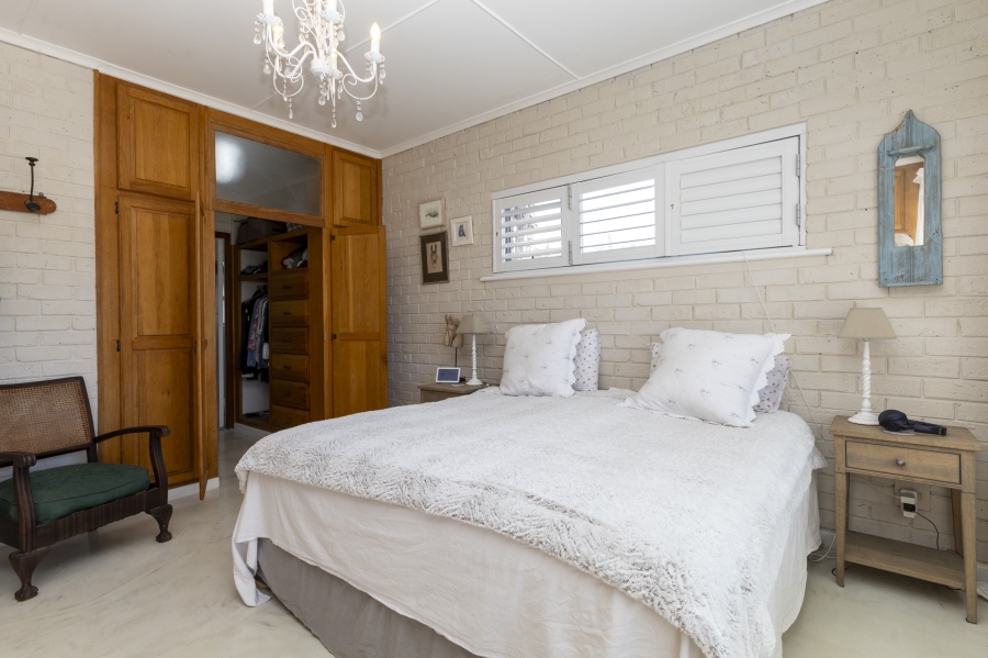 6 Bedroom Property for Sale in West Beach Eastern Cape